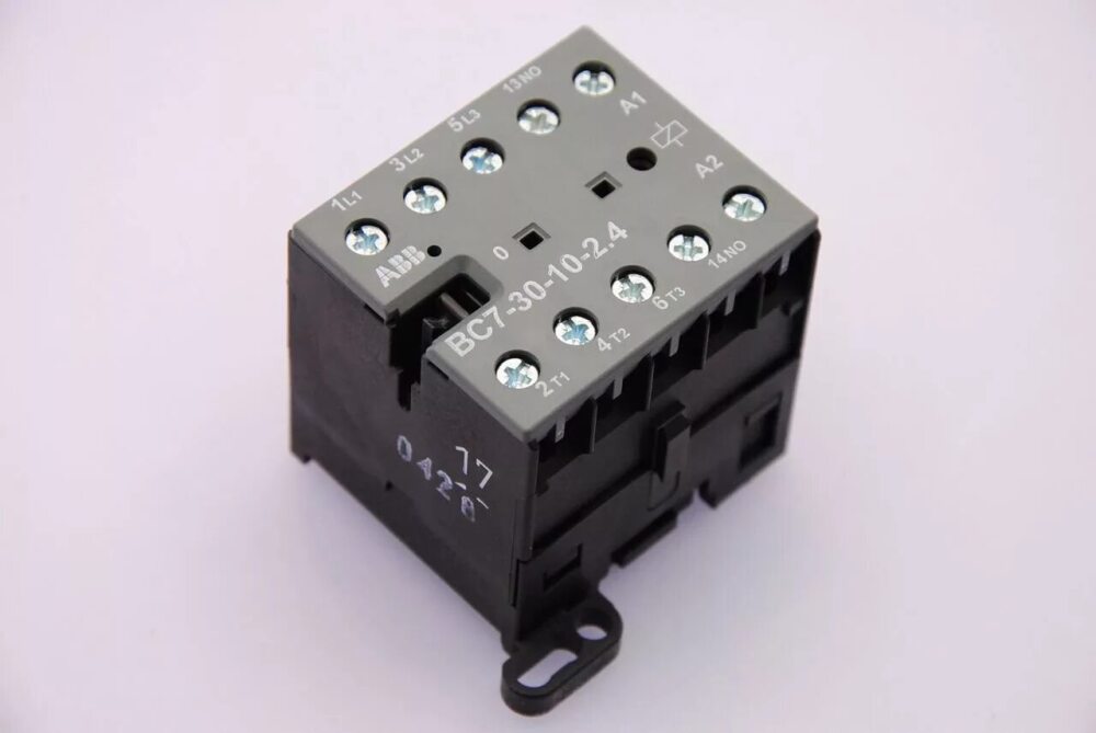 Миниконтактор B7-40-00 12A (400В AC3) катушка 24В АС GJL1311201R0001 ABB в Москве